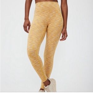 Outdoor Voices Free Form Sunset Sz XS High Waist 7/8
Poly Blend Stretch Legging